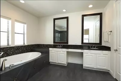 2226 Hilshire Lake Drive, Houston, TX 77080 - Photo 32