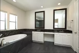 2226 Hilshire Lake Dr, Houston, TX 77080 - Photo 32