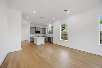 5676 Nolda Street, Houston, TX 77007 - Photo 14