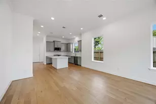 5676 Nolda St, Houston, TX 77007 - Photo 14