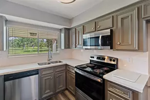 210 Pecan Valley Ct, Friendswood, TX 77546 - Photo 8