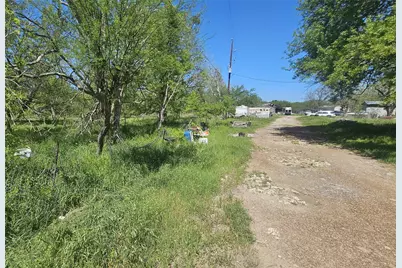 1714 J Newz Lane, Wallis, TX 77485 - Photo 2