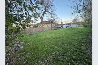 303 Bishop Street, Houston, TX 77009 - Photo 6