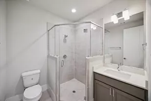 834 Fisher St, Houston, TX 77018 - Photo 18
