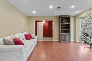 208 Magnolia Way, Huntsville, TX 77320 - Photo 6