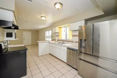 7407 W Fuqua Drive, Houston, TX 77489 - Photo 14