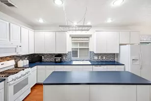 9331 Cantata Ct, Houston, TX 77040 - Photo 10