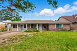 5622 W 43rd St, Houston, TX 77092 - Photo 2