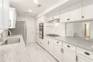 8702 Landwood Dr, Houston, TX 77040 - Photo 6