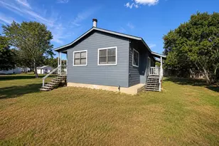 1036 15th St, Hempstead, TX 77445 - Photo 2