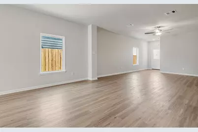 8118 Burnt Orchid Drive, Houston, TX 77016 - Photo 2