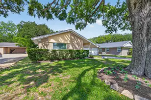 11230 Huggins Dr, Houston, TX 77035 - Photo 2