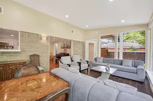 11230 Huggins Dr, Houston, TX 77035 - Photo 22
