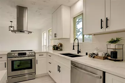 7926 Windy Creek Drive, Houston, TX 77040 - Photo 16