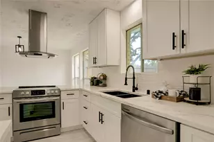 7926 Windy Creek Dr, Houston, TX 77040 - Photo 16