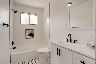 7926 Windy Creek Drive, Houston, TX 77040 - Photo 34