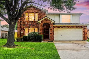 3014 Misty Isle Ct, Dickinson, TX 77539 - Photo 2