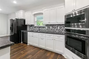 34 Nelson Ct, Jones Creek, TX 77541 - Photo 10