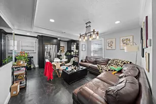 609 Sealy St, Galveston, TX 77550 - Photo 1