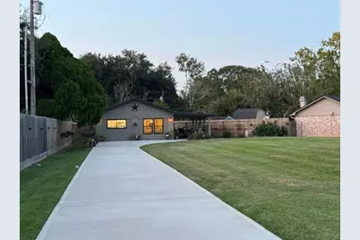 920 W Galveston Street, League City, TX 77573 - Photo 2