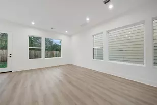 7620 Inwood Hls Ln, Houston, TX 77088 - Photo 12