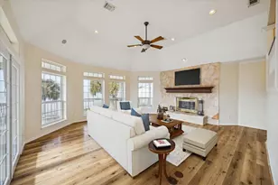 22621 Bay Point Dr, Galveston, TX 77554 - Photo 16