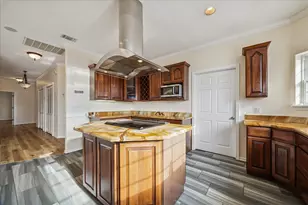 22621 Bay Point Dr, Galveston, TX 77554 - Photo 10