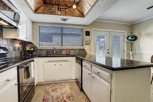 3812 Laura Leigh Dr, Friendswood, TX 77546 - Photo 4