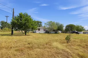 104 Lone Oak Cir, Bastrop, TX 78602 - Photo 18