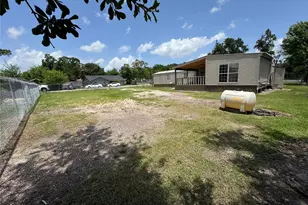 600 E Melville Dr, Crosby, TX 77532 - Photo 4