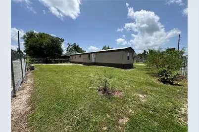 600 E Melville Drive, Crosby, TX 77532 - Photo 2