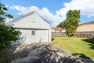 7447 Magnolia St, Houston, TX 77023 - Photo 34