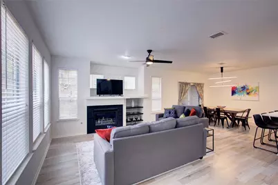 76 Scarlet Woods Court, The Woodlands, TX 77380 - Photo 6