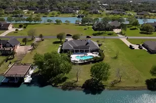 143 Lago Circle Dr N, Santa Fe, TX 77517 - Photo 2