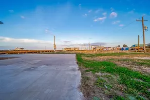 1107 Gator Point, Crystal Beach, TX 77650 - Photo 24