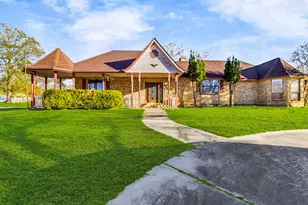 195 Lakeview Harbor, Onalaska, TX 77360 - Photo 1