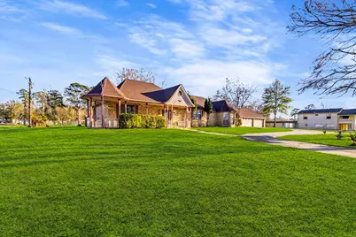 195 Lakeview Harbor, Onalaska, TX 77360 - Photo 2