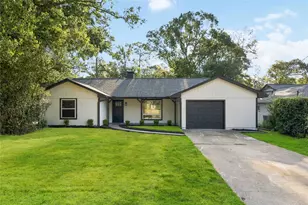 333 Rolling Hills Dr, Conroe, TX 77304 - Photo 2