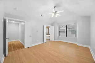 8642 Meadowcroft Dr, Houston, TX 77063 - Photo 10
