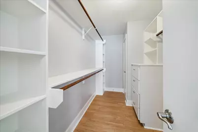 8642 Meadowcroft Drive, Houston, TX 77063 - Photo 14