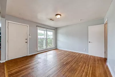 5834 Hirondel Street, Houston, TX 77033 - Photo 2