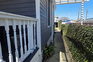 3322 Ave R 1/2 Ave, Galveston, TX 77550 - Photo 4