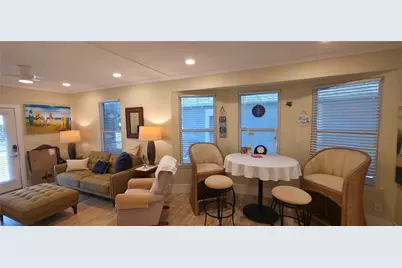 3322 Ave R 1/2 Avenue, Galveston, TX 77550 - Photo 10