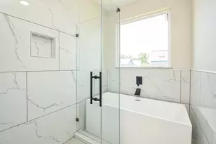 850 Lucky St, Houston, TX 77088 - Photo 18