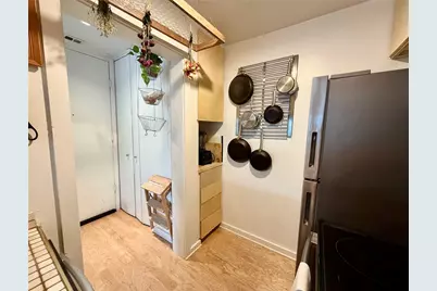 3600 Montrose Boulevard #207, Houston, TX 77006 - Photo 12