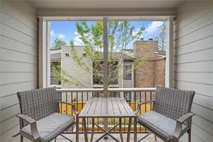 2001 Bering Dr, Houston, TX 77057 - Photo 2