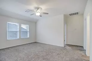 52 Hallmark Dr, Conroe, TX 77304 - Photo 10