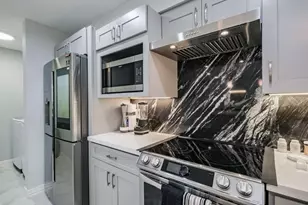 11643 Village Pl Dr, Houston, TX 77077 - Photo 4