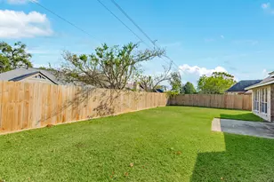 117 Jamestown Ave, Clute, TX 77531 - Photo 22