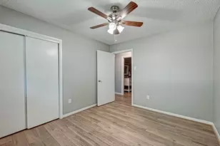 5806 Chrystell Ln, Houston, TX 77092 - Photo 16